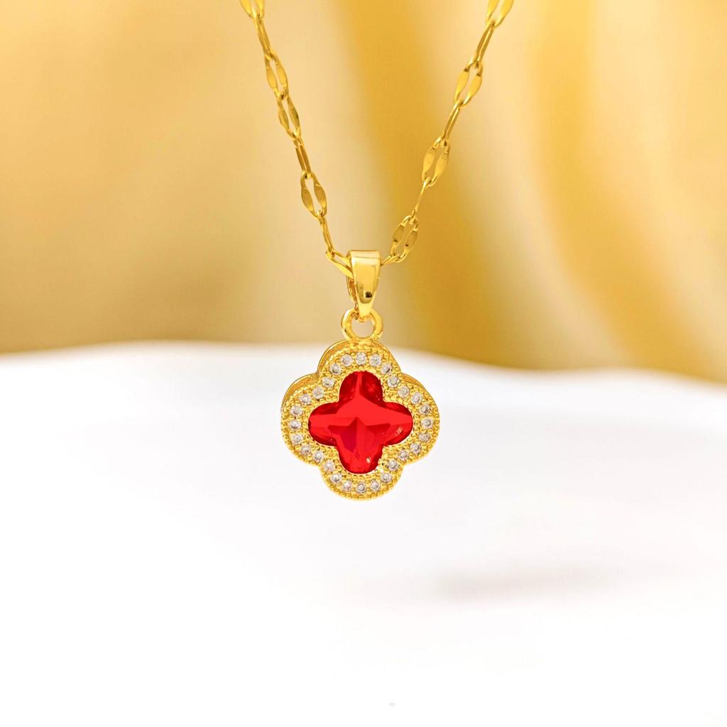 Women's Light Luxury Four-Leaf Clover Necklace - Versatile European-American Fashion in Titanium Steel