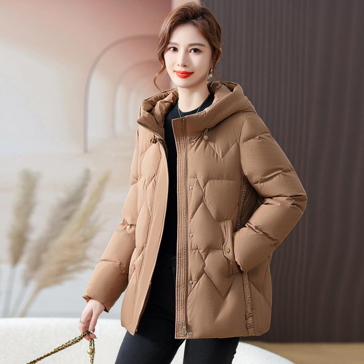 

Пуховик для мамы среднего возраста Зимняя одежда Новая модная Молодящая Маленький топ Куртка для женщин среднего и пожилого возраста на осень и зиму 4XL