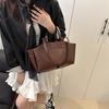 Niche design sense shopping bag women's autumn and winter new versatile tote bag retro trend shoulder messenger bag