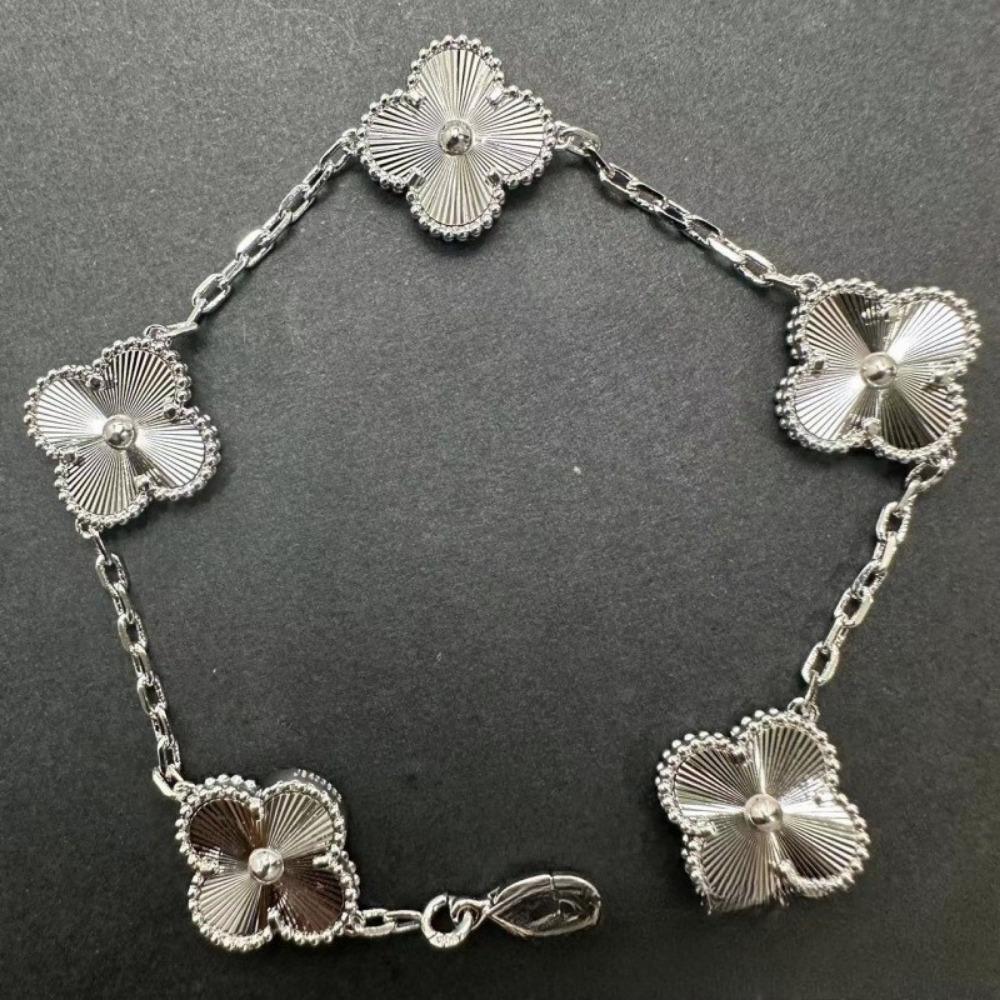 Hochwertiges Kleeblattarmband für Damen Fünf-Blüten-Armband mit natürlichem weißen Perlmutt und rotem Karneol