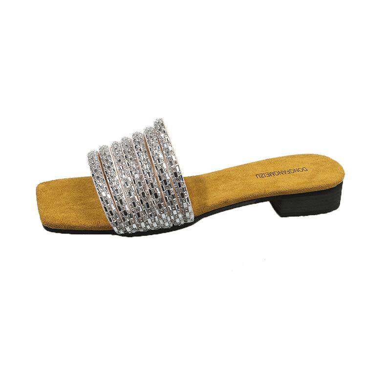 Fairy Wind Beautiful Square Head Rhinestone Slippers Women Summer Wear 2025 New Open-toed Thick Heel Cool Slippers