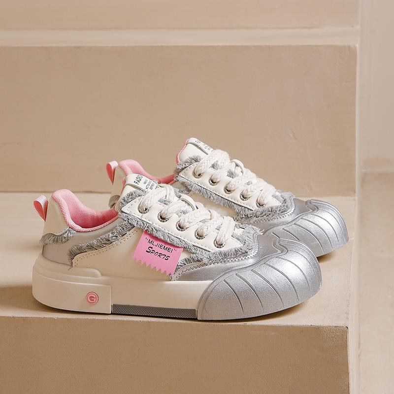 

High-end little white shoes 2025 spring and autumn new Korean version ins flat-bottomed casual board shoes women s versatile trend women s shoes 40
