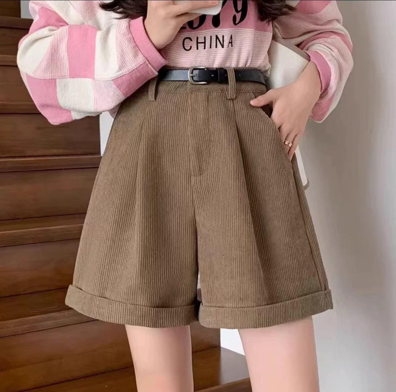 

Женские шорты А-силуэта из черного вельвета с высокой талией - Приталенные, Широкие, Повседневные Зима 2024 3XL хаки