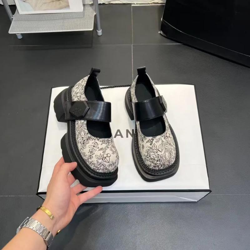 Fashion Women Casual Shoes Genuine Leather Mary Jane Single Shoes New Square Toe Soft Sole Versatile Velcro Shallow Mouth Single Shoes