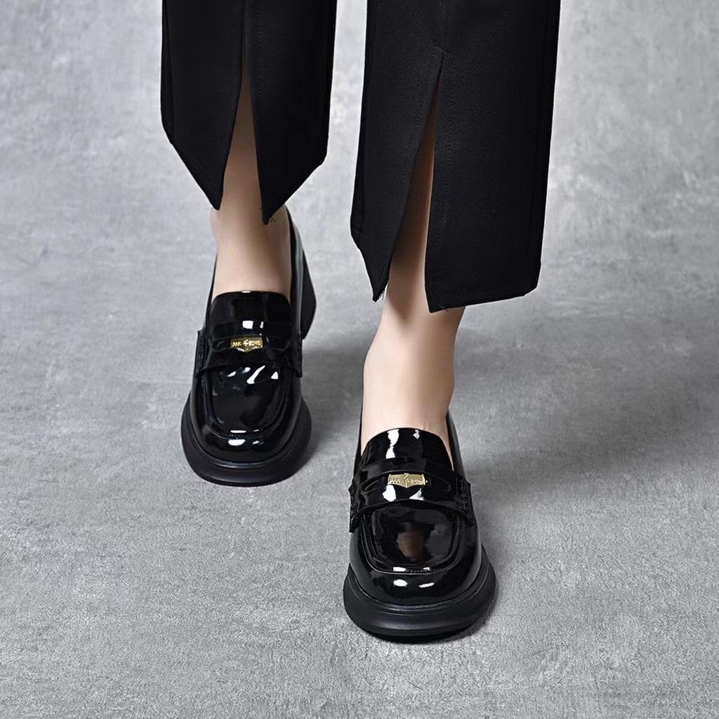 Round Head Small Leather Shoes Women's 2024 Spring New British Style Foot Loafers Cow Patent Leather Metal Buckle Thick Heel Single Shoes