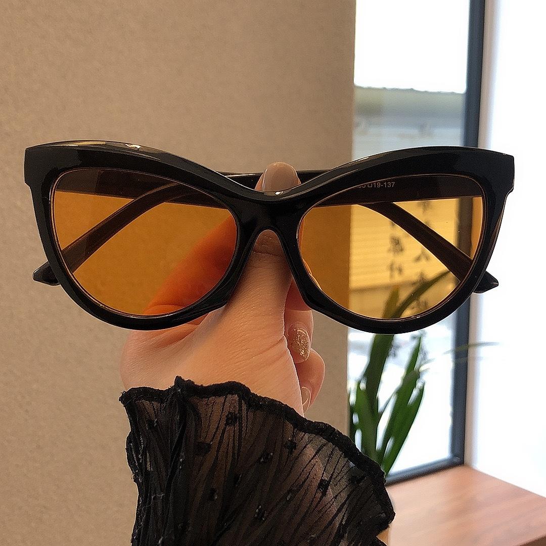 

Vintage Cat Eye Sunglasses Woman Retro Brand Cateye Shades Sun Glasses Gradient Mirror Plastic Frame Designer 1PC