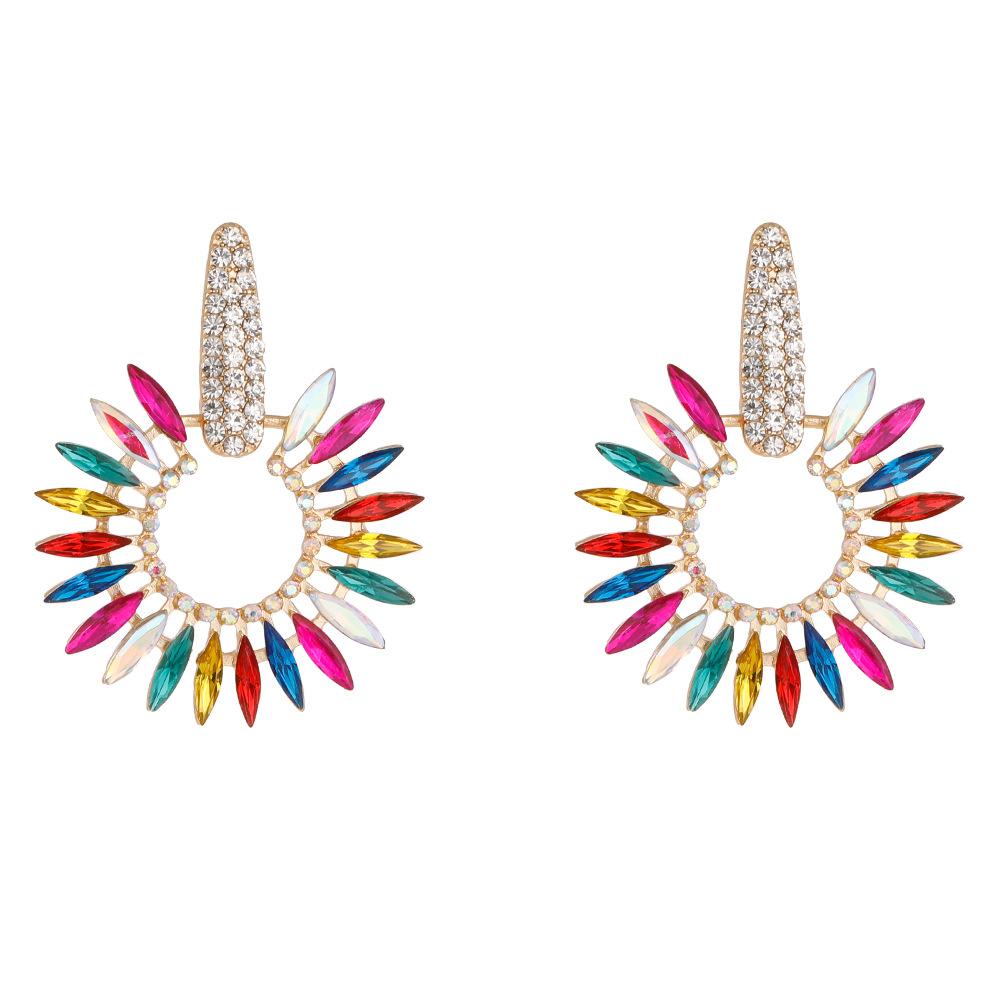 Fashion Shiny Clear Crystal Elegant Design Round Flower Dangle Earrings for Women Luxury Vintage Popular Jewelry Ear Accessories