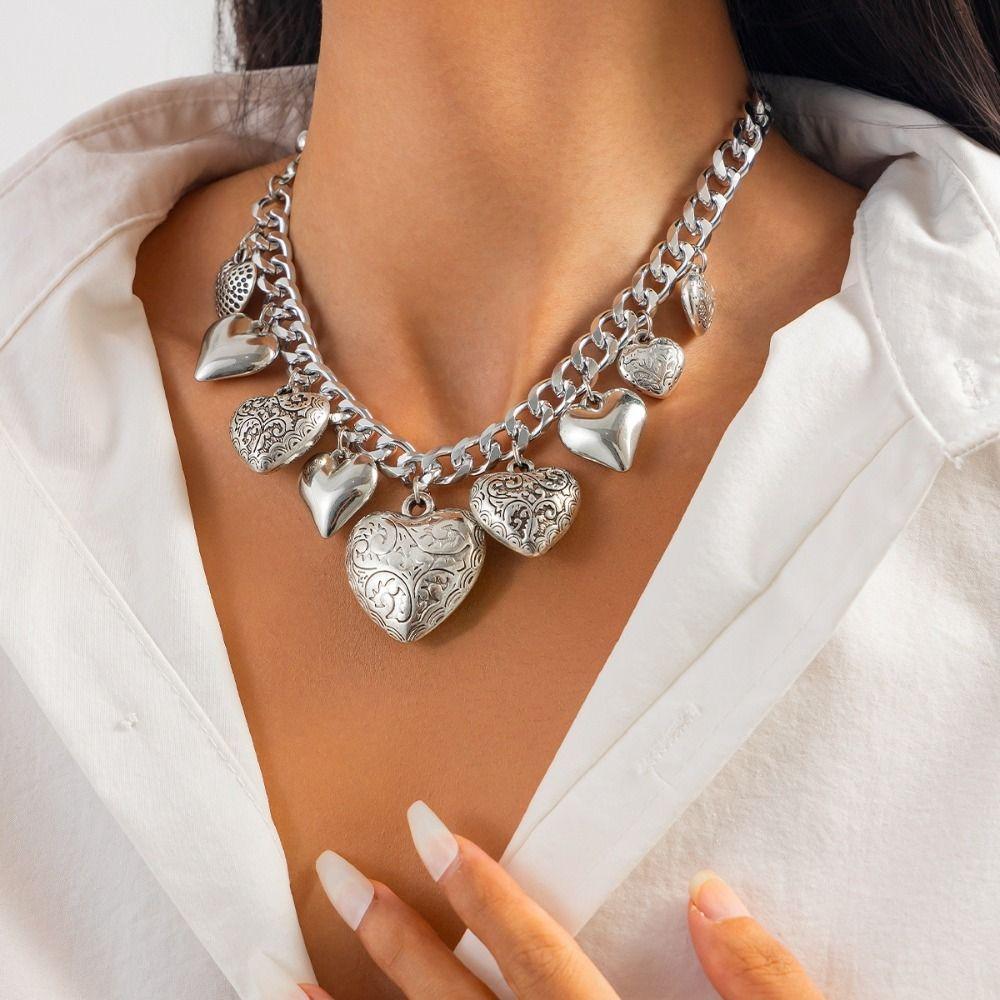 

Gold Silver Metal Heart Bracelet Exaggerate Vintage Jewelry Exquisite Heart Pendant Necklace Daily Gold Bracelet