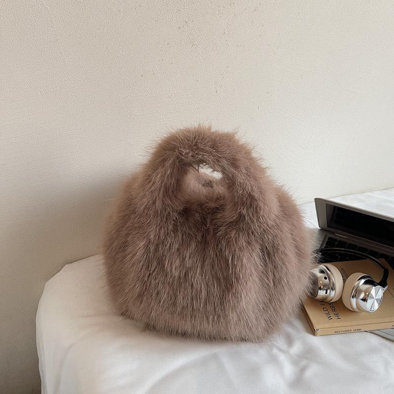 

Plush bag women s large capacity 2025 autumn new casual shoulder handbag high value fluffy dumpling bag хаки