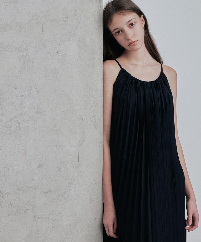 Rank 5 [Nellie] Pleats One-Piece