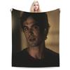 Morbido Plaid da Picnic VIKAMA Vampire Diaries Ritratto di Damon Coperte Flanella Copriletto per Esterno Estetico Copriletto per Divano Letto