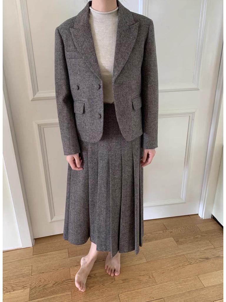 Chic Herringbone Wool Short Coat and Pleated Skirt Set for Women