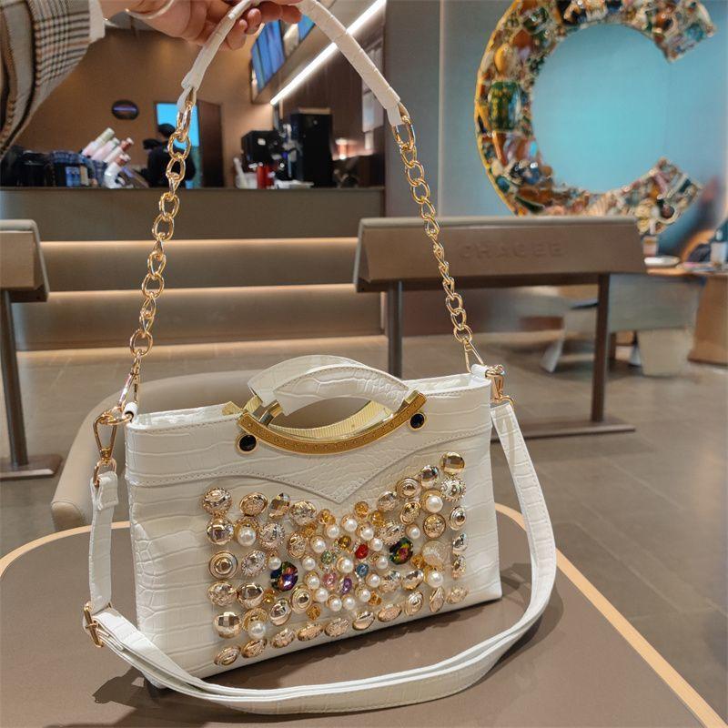 New Underarm Commuter Leather Handbag with Stylish Texture and Chain Shoulder Bag for Women