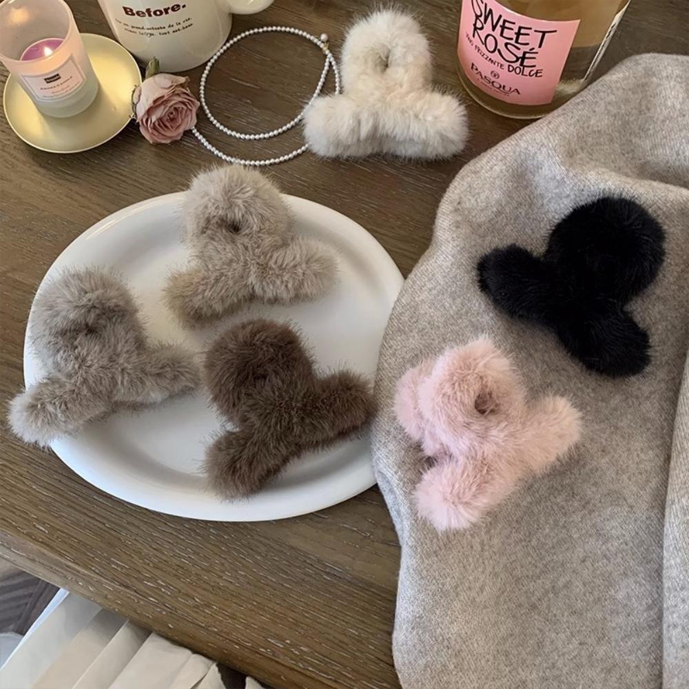 Autumn and Winter Fluff Grab Clip Back of Head Winter Medium Plush Hairpin Temperament Disc Hair Clip Headdress