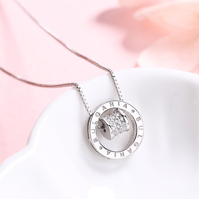 Roman Numeral Necklace Women's Fashion Light Luxury Niche Exquisite Small Waist Pendant Accessories