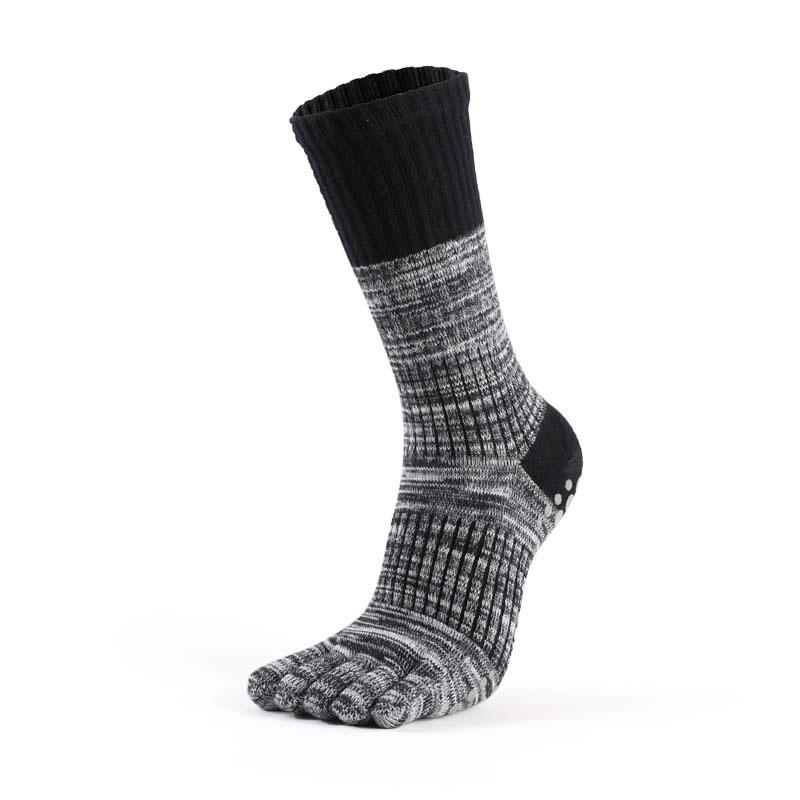 MEIKAN Women s Non-slip Five-Finger Mid-Calf Yoga & Pilates Socks Women s Size (35-38) чёрный/белый