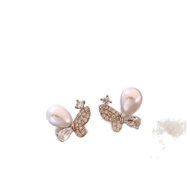 Fresh and Small Butterfly Stud Earrings Women's Design Earrings Earrings