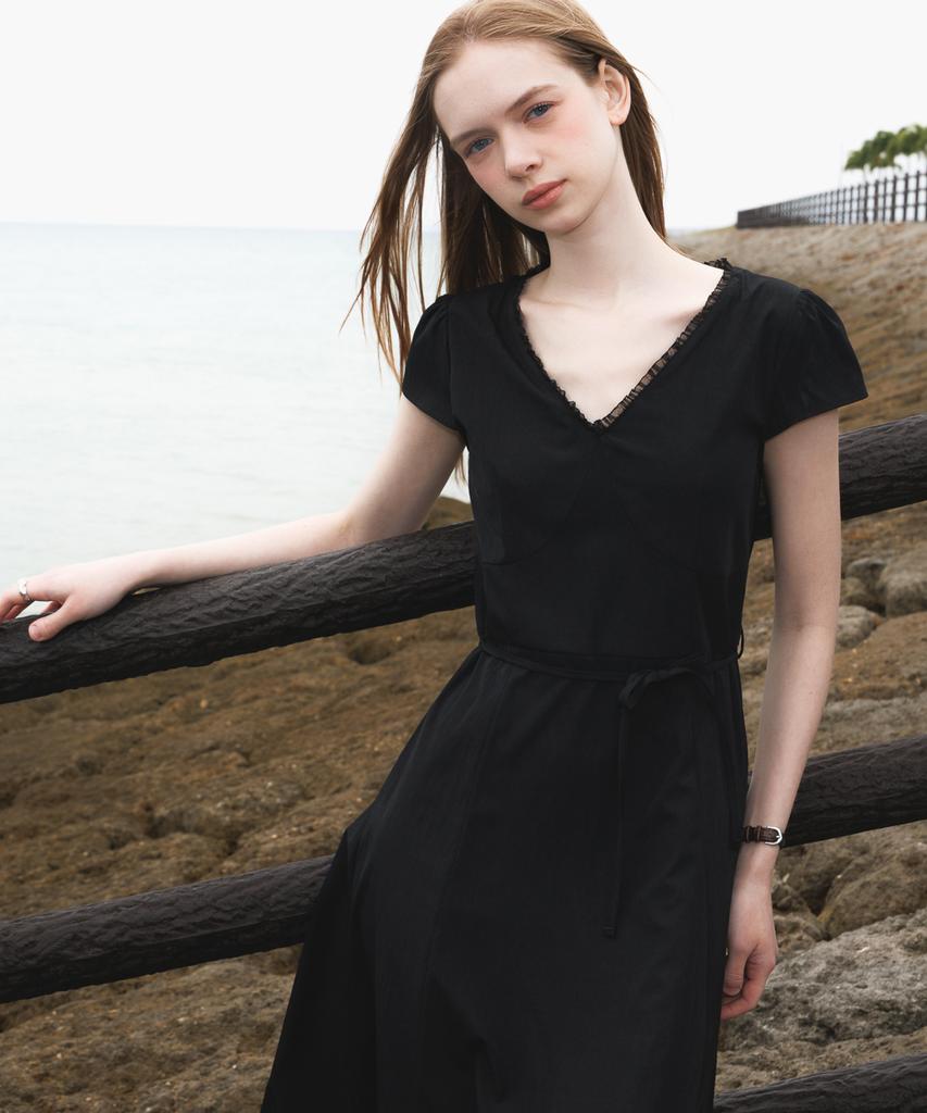 DEHEVE V-Neck Flare Dress [Black]