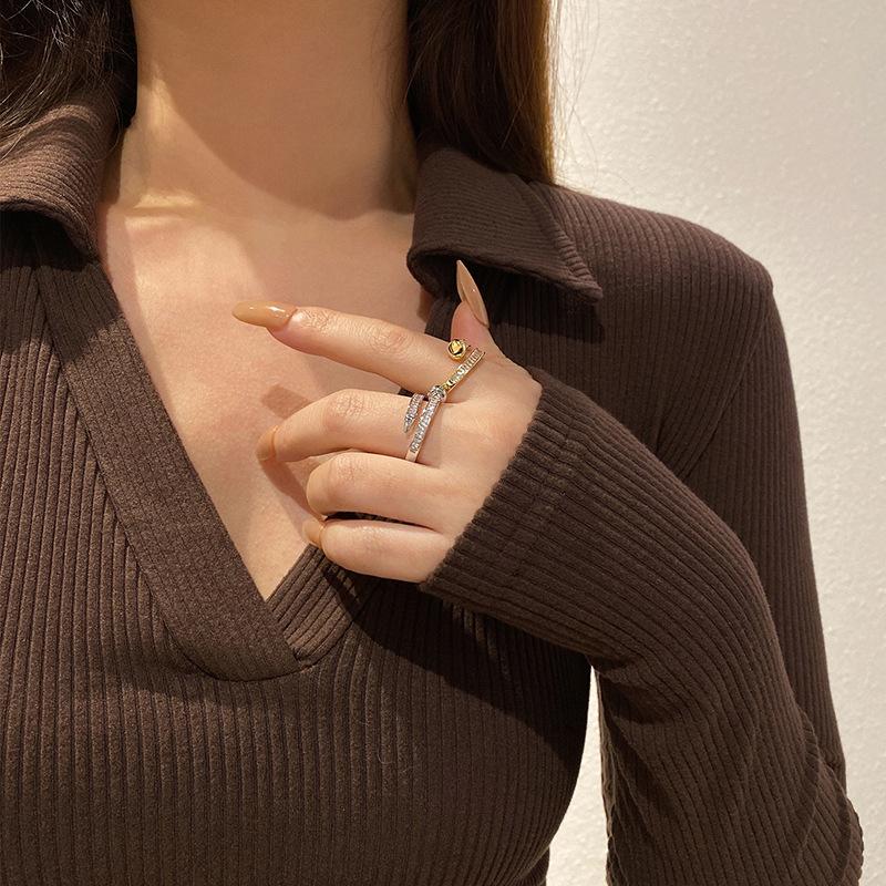 Pierścionek na paznokieć Mikro-inkrustowany Otwierany Prosty Design Temperament High-Endowy Pierścionek