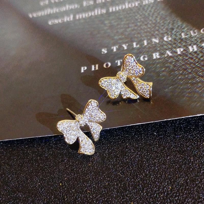 Boucles d'oreilles nœud élégantes entièrement serties de diamants Boucles d'oreilles simples pour le printemps et l'été