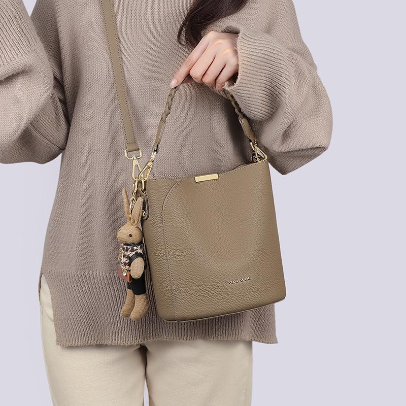 Retro Messenger Bag, High-End Portable Bucket Bag, Fashionable And Exquisite, Versatile Shoulder Messenger Bag, Large Capacity Women
