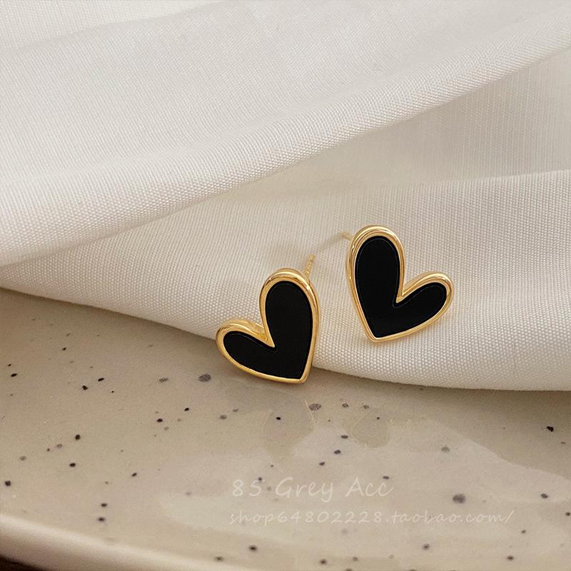 2024 Black Heart Stud Earrings: High-End Elegant Design for Women, Peach Heart Style черного сердца