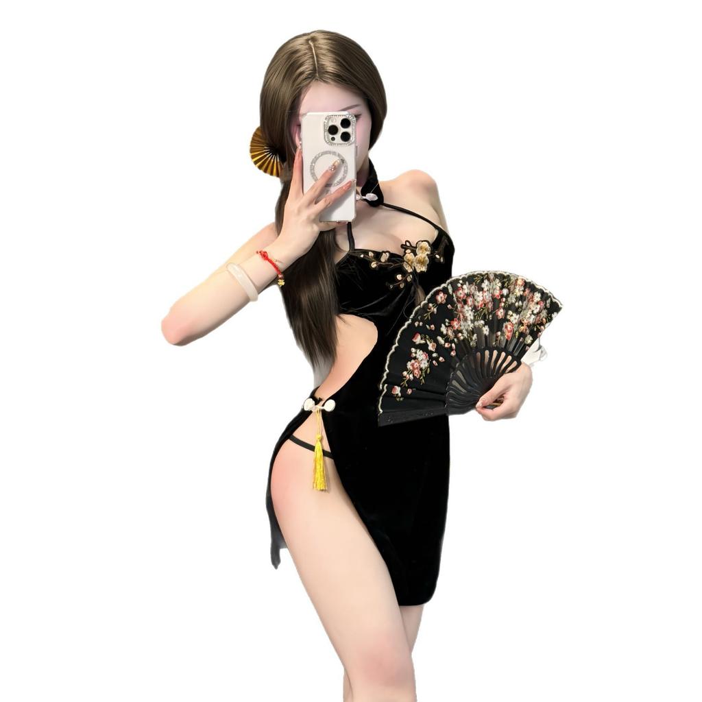 Sexy Underwear Plum Blossom Embroidery High Slit Cheongsam Sexy Naked Back Large Size Classical Velvet Fast-tapping Women