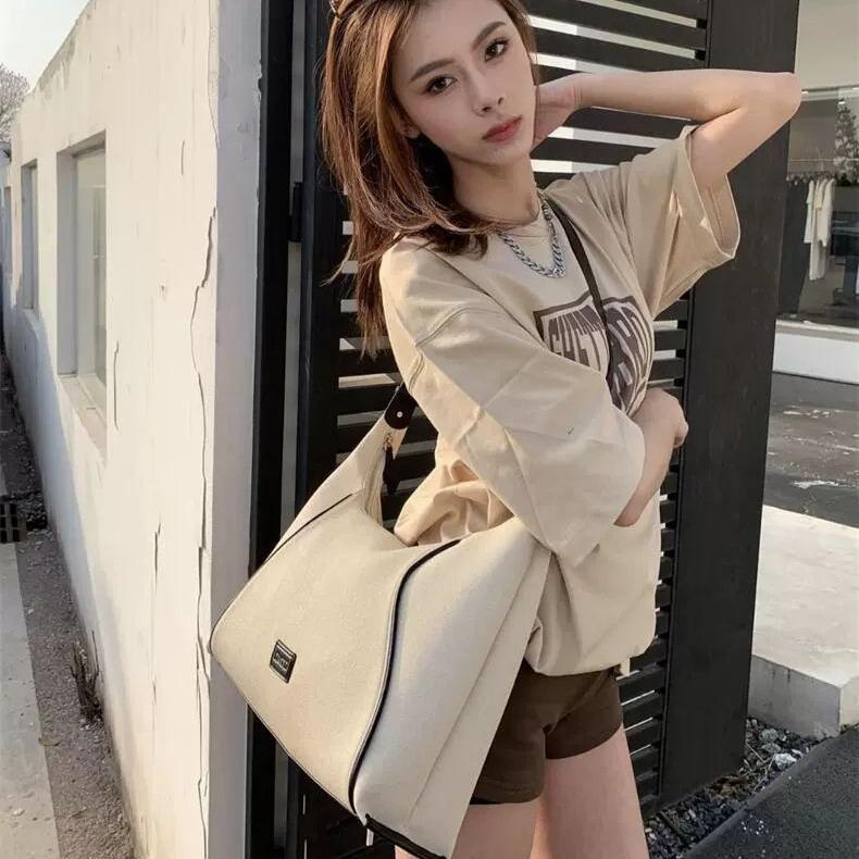 New Armpit Bag, Portable Shoulder Messenger Bag, Large-capacity Commuter Bag.