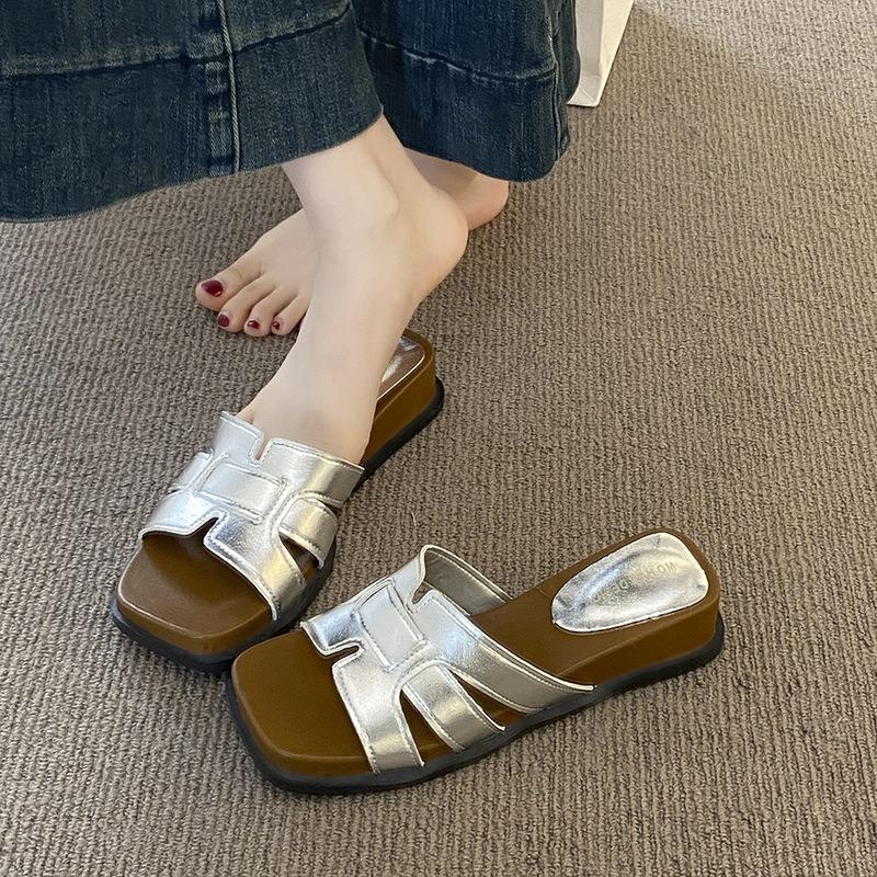 Summer new flat-bottomed versatile square head slippers women's casual fashion with skirts niche women's shoes trend