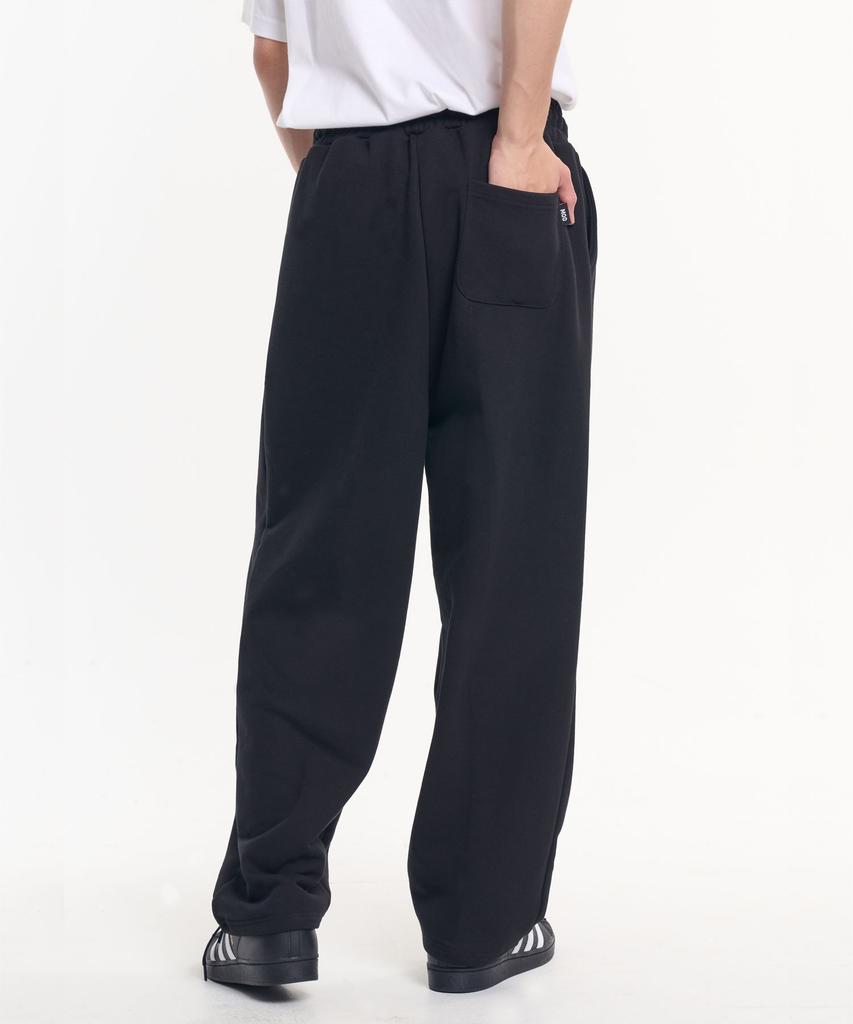MOO Single-Pleat Balloon Wide Sweatpants - Black