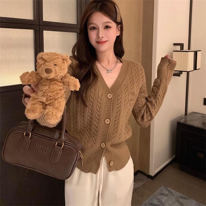 2024 Autumn/Winter Women's Embroidered Preppy Thick Cable Knit Cardigan - Versatile Design