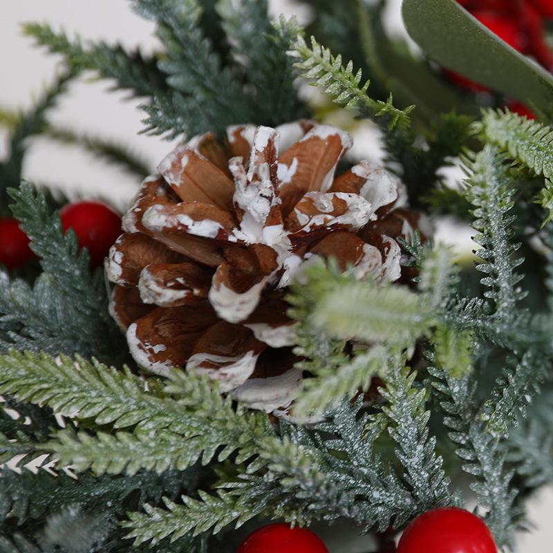 40Cm Faux Pe Wreath Christmas Decoration Simulation Red Berry Eucalyptus Leaves Flocked Spray White Door Hanging Ring
