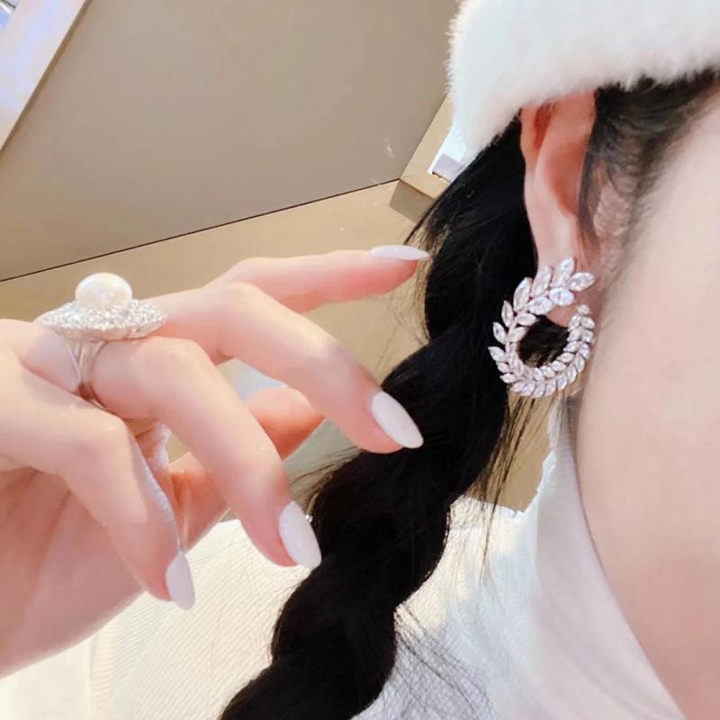 Elegant Leaf Stud & Hoop Earrings for Women - Trendy Micro-Inlaid Korean/Japanese Design with Unique Personality.
