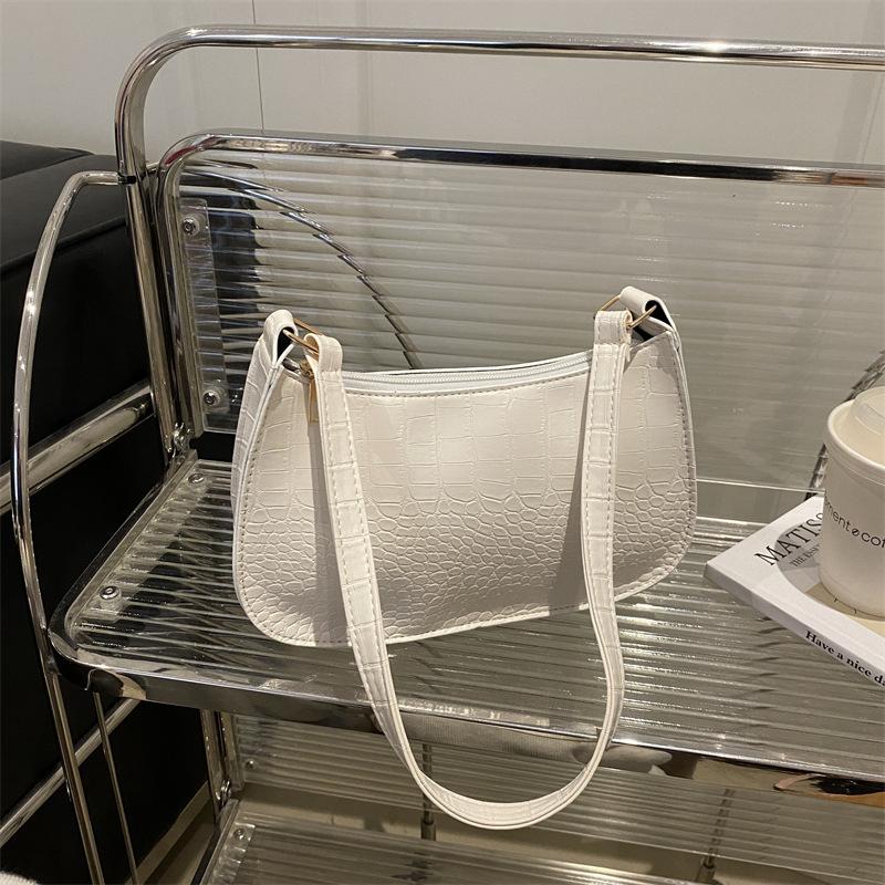 Spring Foreign Style Bag 2025 Fashion New Retro Fashion Women's Shoulder Crocodile Pattern Chain Crossbody Armpit Bag