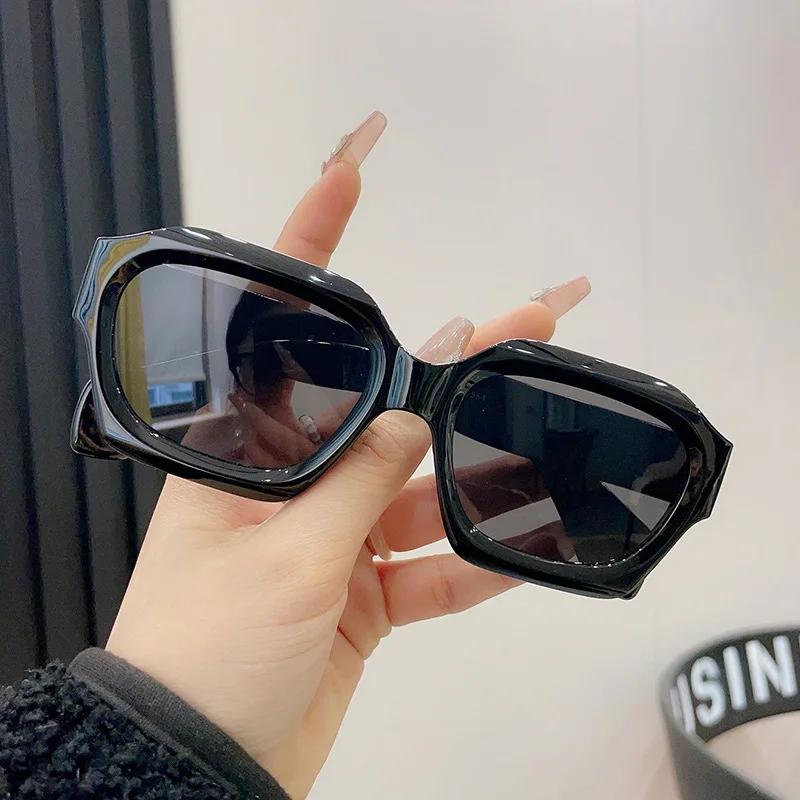 New Vintage Square Man Sunglasses Casual Trends Glasses Women Popular Eyepieces Sunglass Uv400