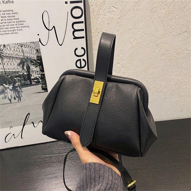 Bag Women's 2024 Autumn and Winter New Fashion Lock Portable Clip Shell Bag Versatile Shoulder Messenger Bag