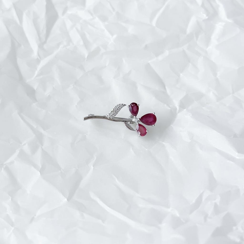 Silver Brooch with Natural Ruby ​​2.365ct, Cubic Zirconia (2152781)