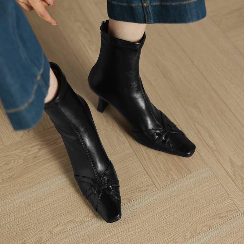 Autumn and winter medium heel leather large size women's boots thin heel square head rear zipper cowhide fashion boots new soft-soled medium boots