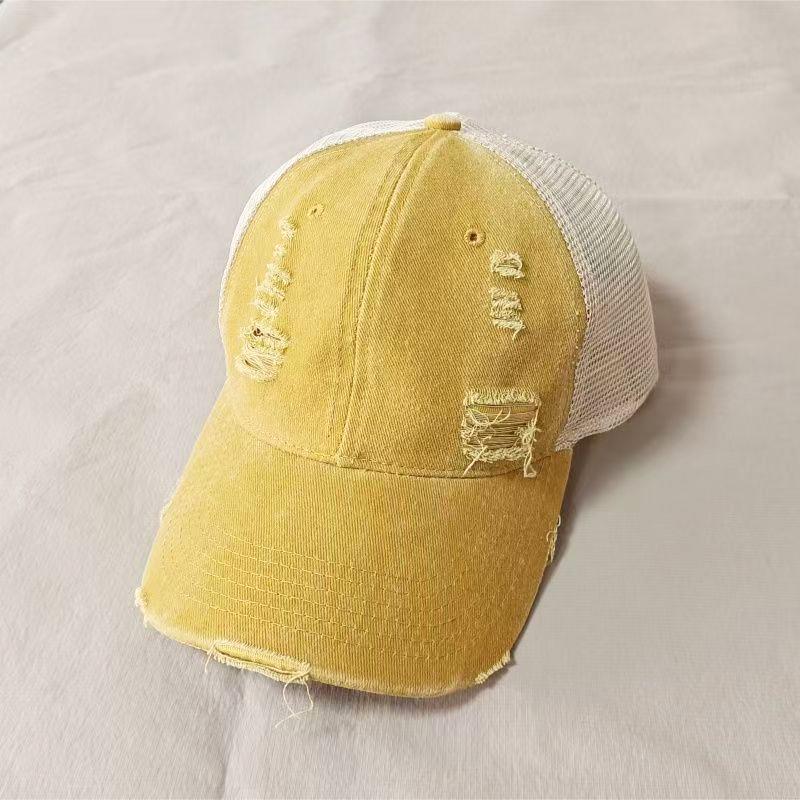 

Retro Solid Color Embroidered Mesh Baseball Cap - Ripped Summer Duckbill Design for Adults жовтий