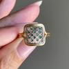 Retro Court-style Hollowed-out Green Zirconia-set Ring Made of Copper, a Two-tone Ladies' Fashionable Jewelry Ring As a Gift