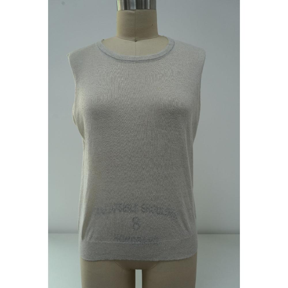 A Sun-protective Knitted Sweater for Women In Summer Is Thin, Slimming and Versatile. It Can Be Worn Over A T-shirt with A Round Neck