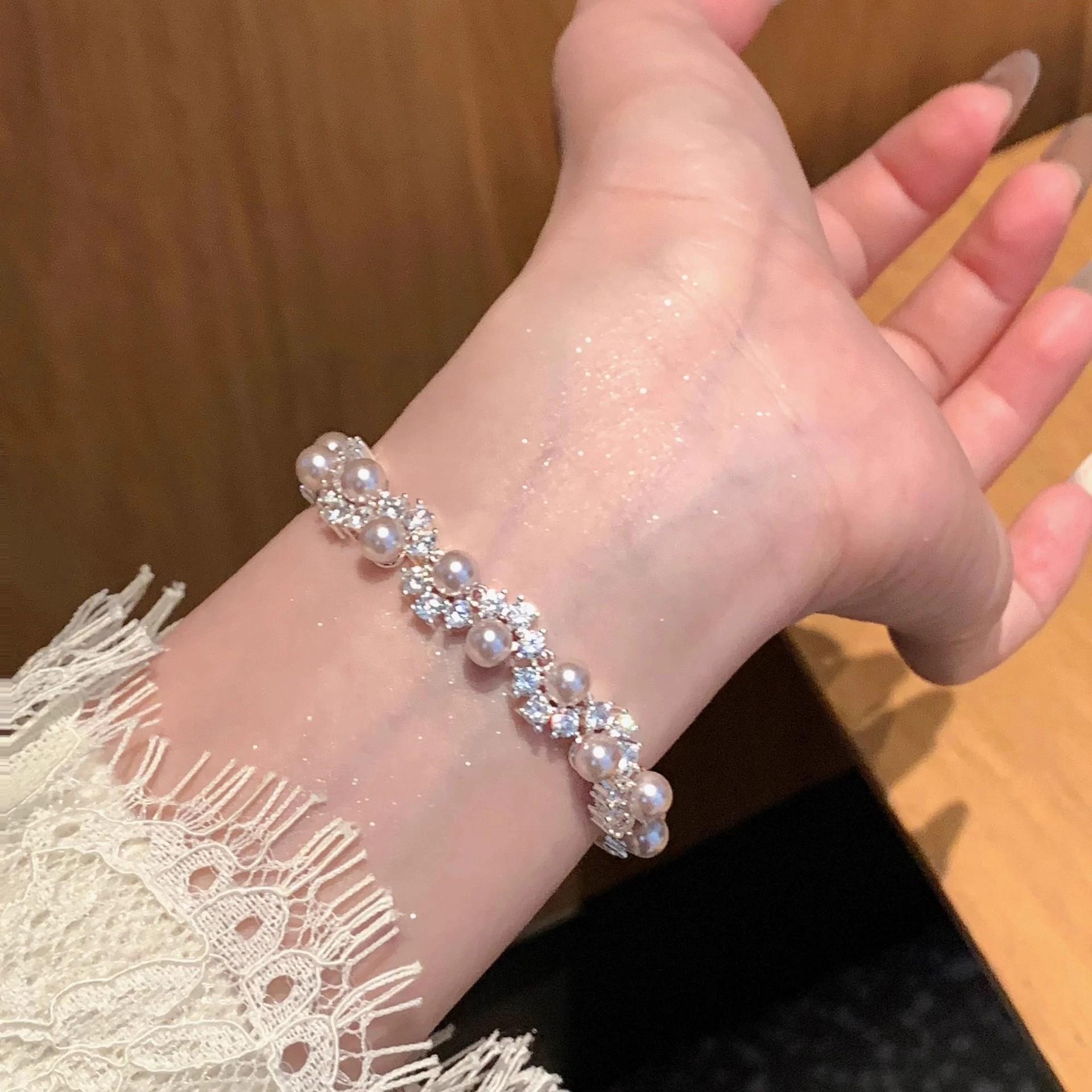 Female Fashion Niche Exquisite Bracelet серебряный