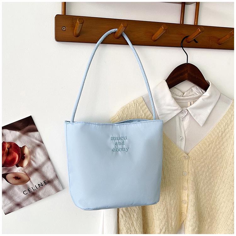 Korean Women's Versatile Nylon Handbag: Simple, Casual Underarm Gift for Birthdays & Weddings
