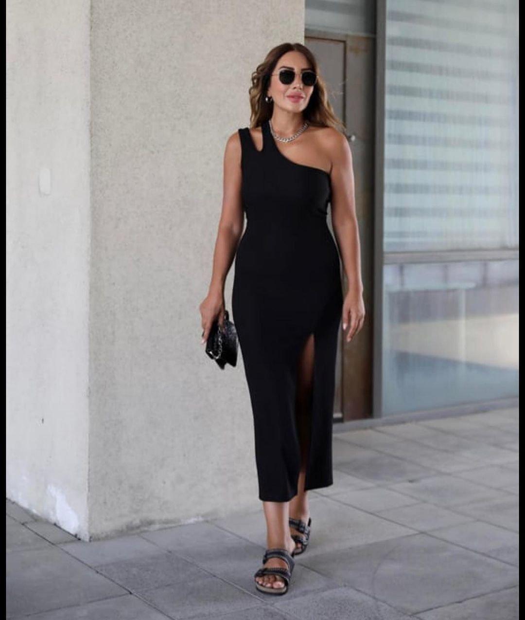 

Женское платье из османской ткани на одно плечо с заниженной деталью S-M