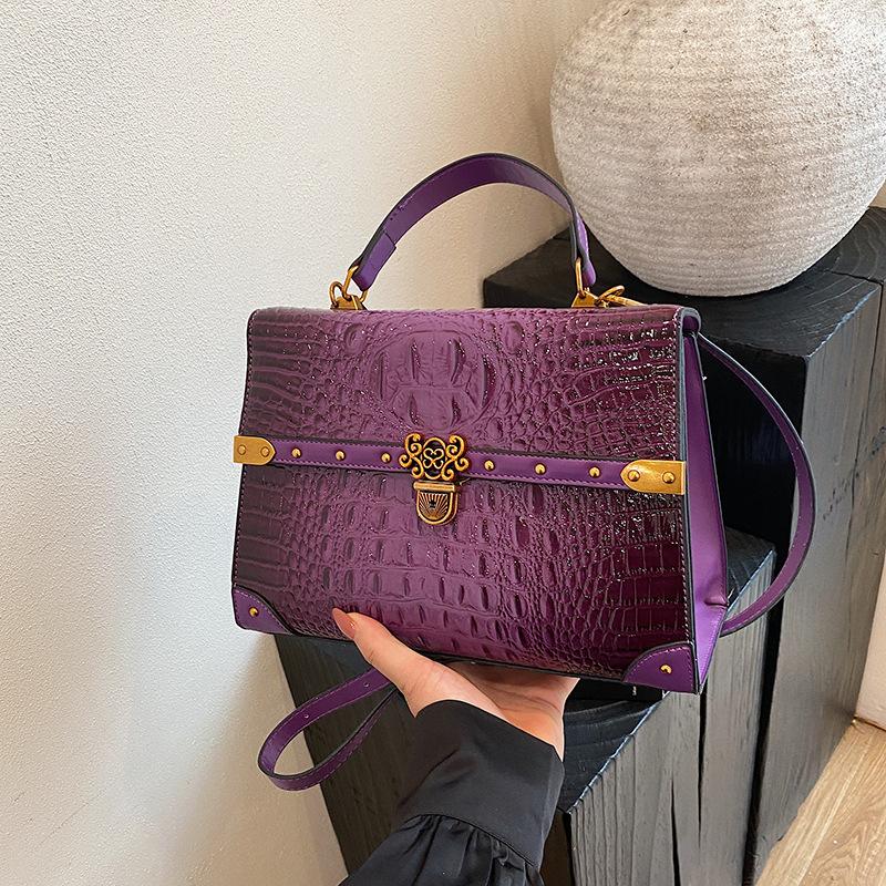 

New high-end crocodile pattern portable shoulder messenger women s bag фиолетовый