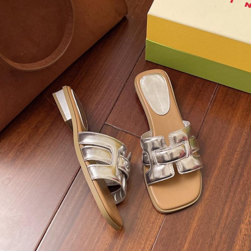 Woven One-word Slippers Women's 2025 Summer New French Slippers Wear Flat-bottomed Thick Heels Sandals Casual Versatile