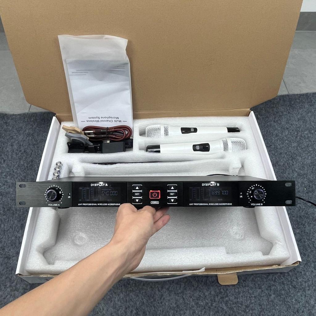KTV High-end U-band Infrared Wireless Dual Microphone Lavalier Headset for Conferences.