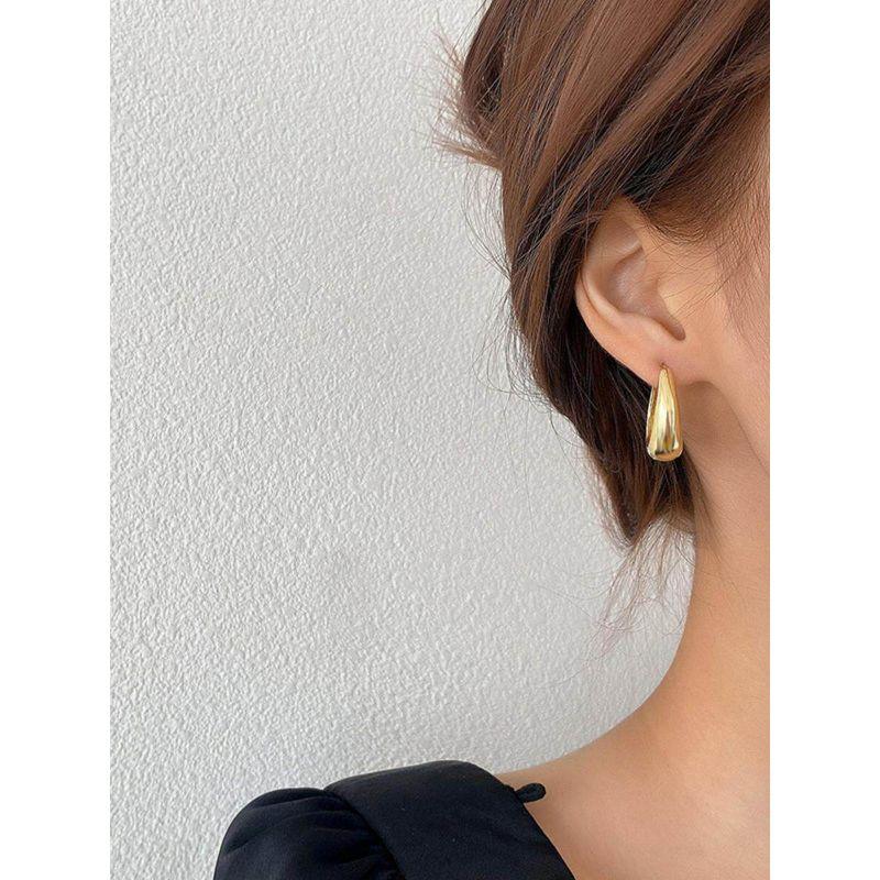 Fashion Retro Metal Geometry Silver Stud Earrings Women's 2023 Earrings Cold Wind Fancy Graceful Earrings