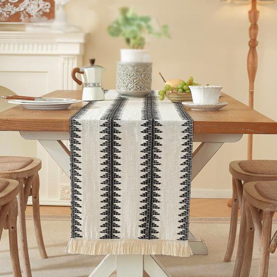 Bohemian Table Runner Knitted Table Runner with Tassels Black White Table Runner Dining Table Decoration for Farmhouse Weddings Parties
