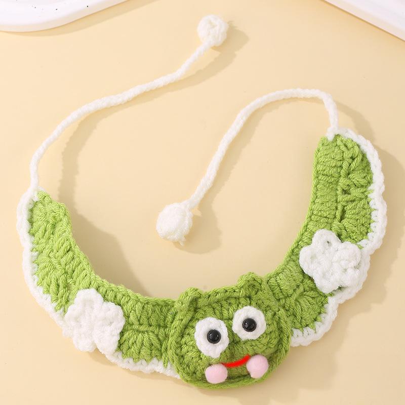 Popular cute pet handmade DIY knitted cat collar decorative saliva towel fashionable versatile scarf small dog
